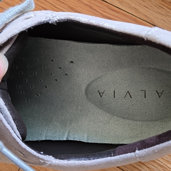 Salvia Women's Sneakers Style Kat Size 40 or 9.5/10 - Picture 5 of 8